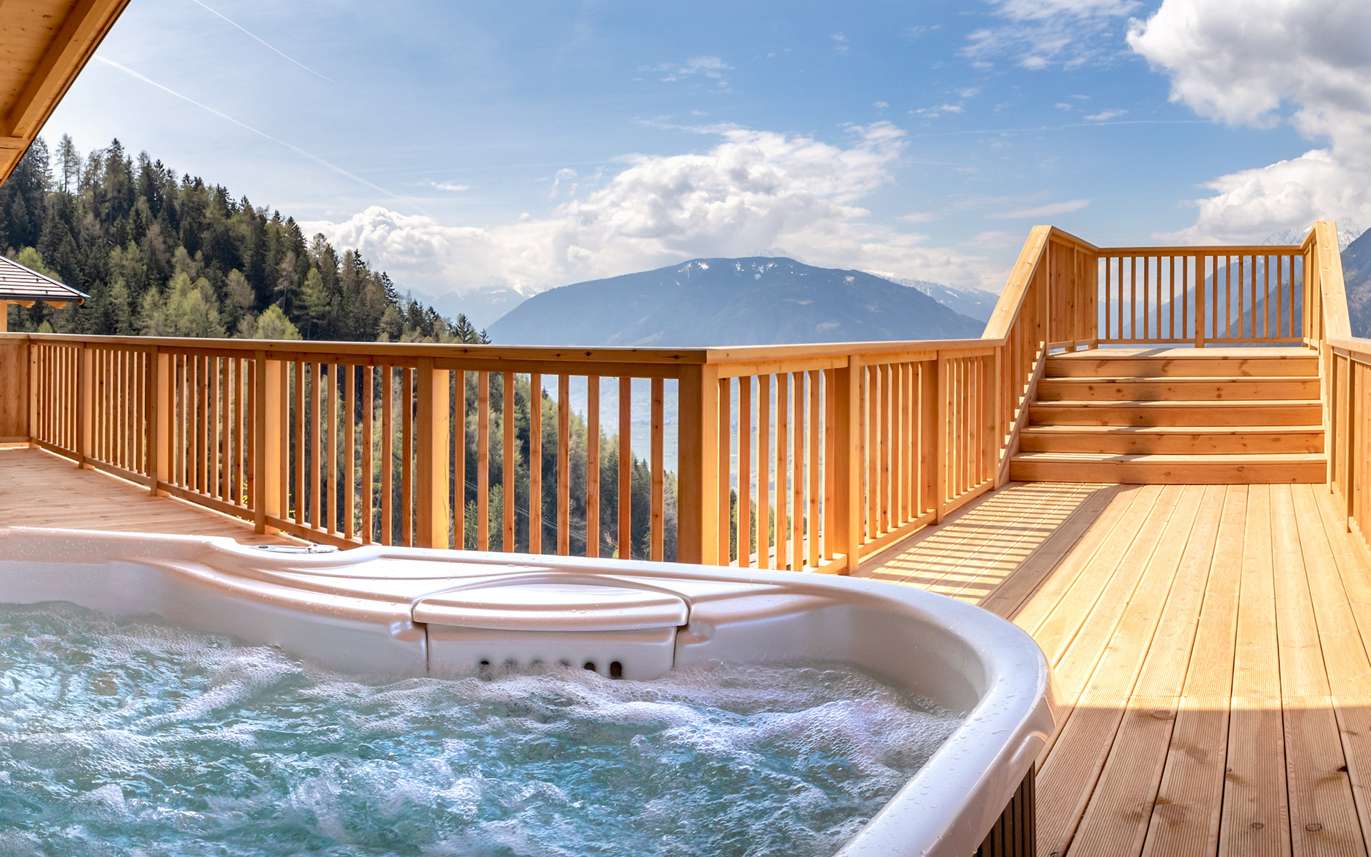 Chalet in Südtirol mit Sky Terrasse & eigenem Whirlpool bei Meran